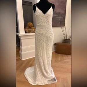 Lulu's Elegant White Wedding Dress